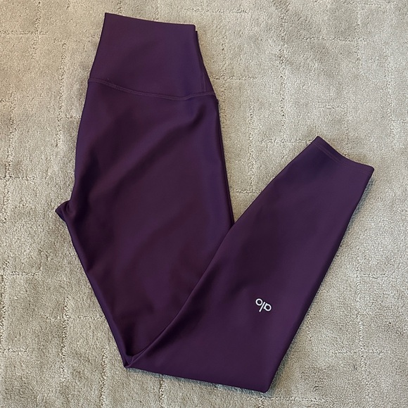 ALO Yoga Magenta color Leggings 25” size small - Picture 1 of 3